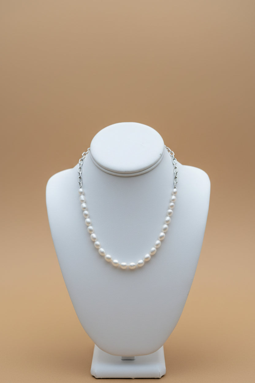Mixed pearl and paperclip necklace
